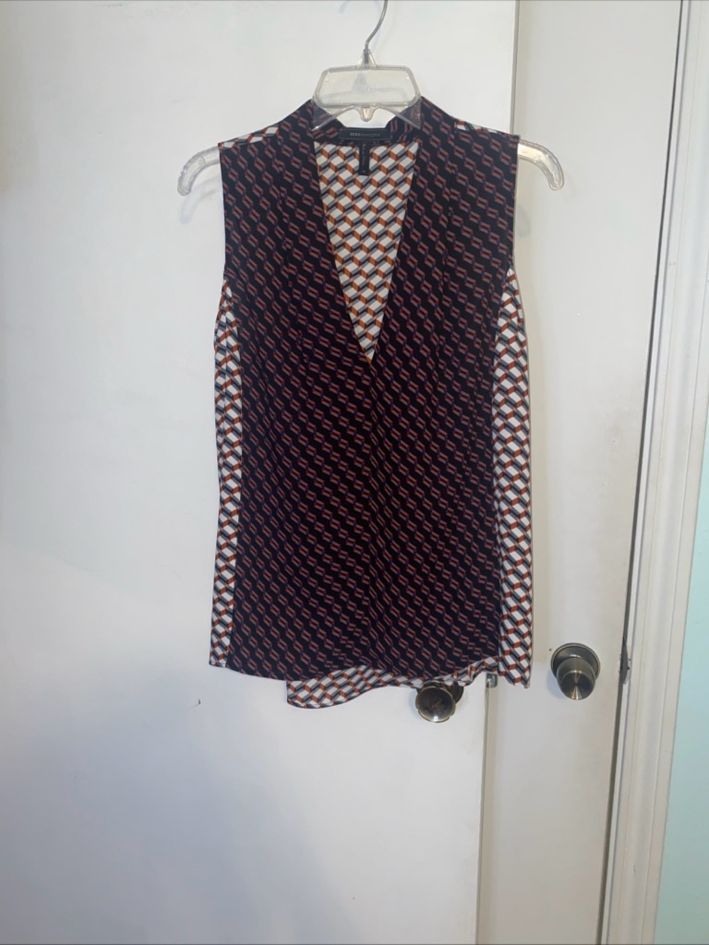 BCBGMaxazria Sleeveless Geometric print V-Neck Blouse , size M